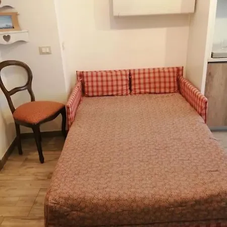 Empathy Apartment *